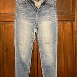 American Eagle Outfitters Light Blue Skinny Jeans